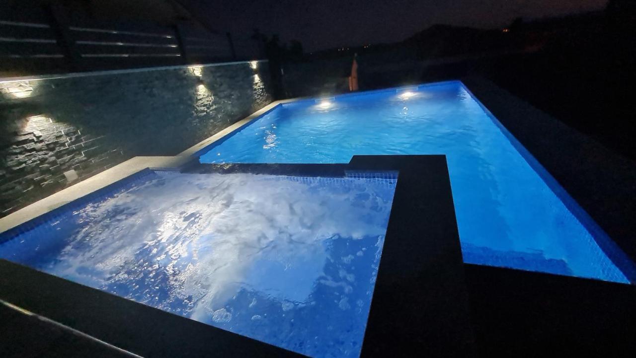 Apartments Blazevic, Heated Pool&Jacuzzi Dramalj Eksteriør billede
